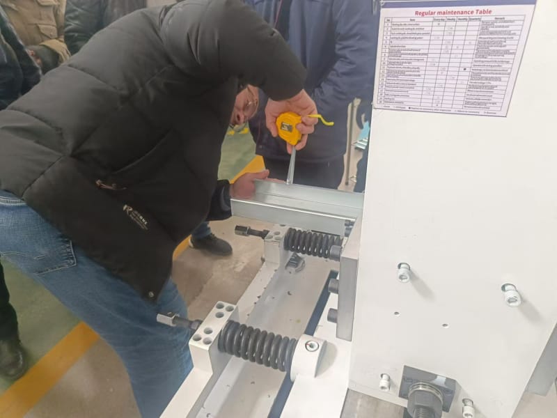 出口沙特地区的型钢机设备，腾博会冷弯工程师展实力以专业攻克小边与腰高难题